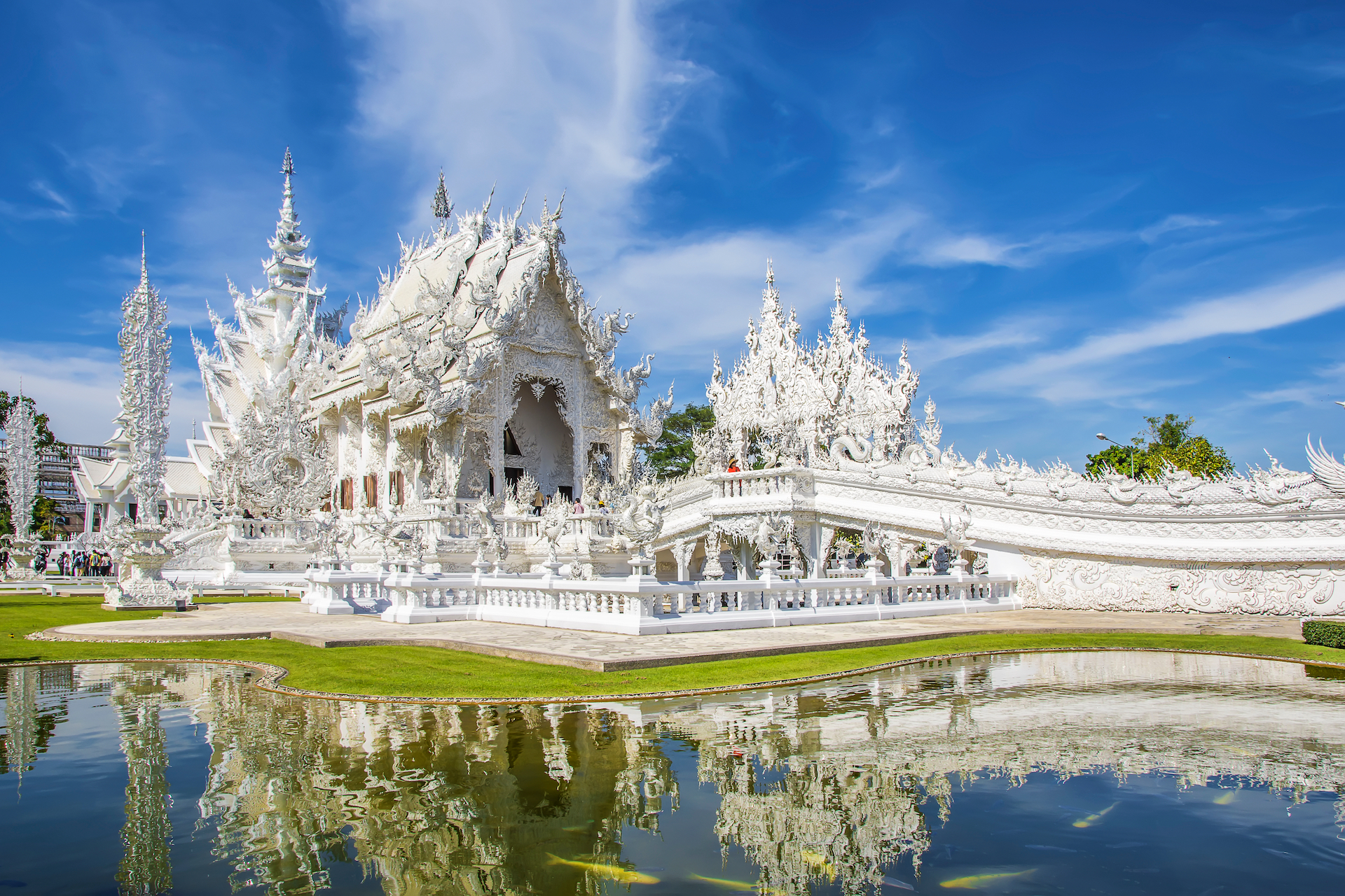 MUST SEE : Wat Rong Khun