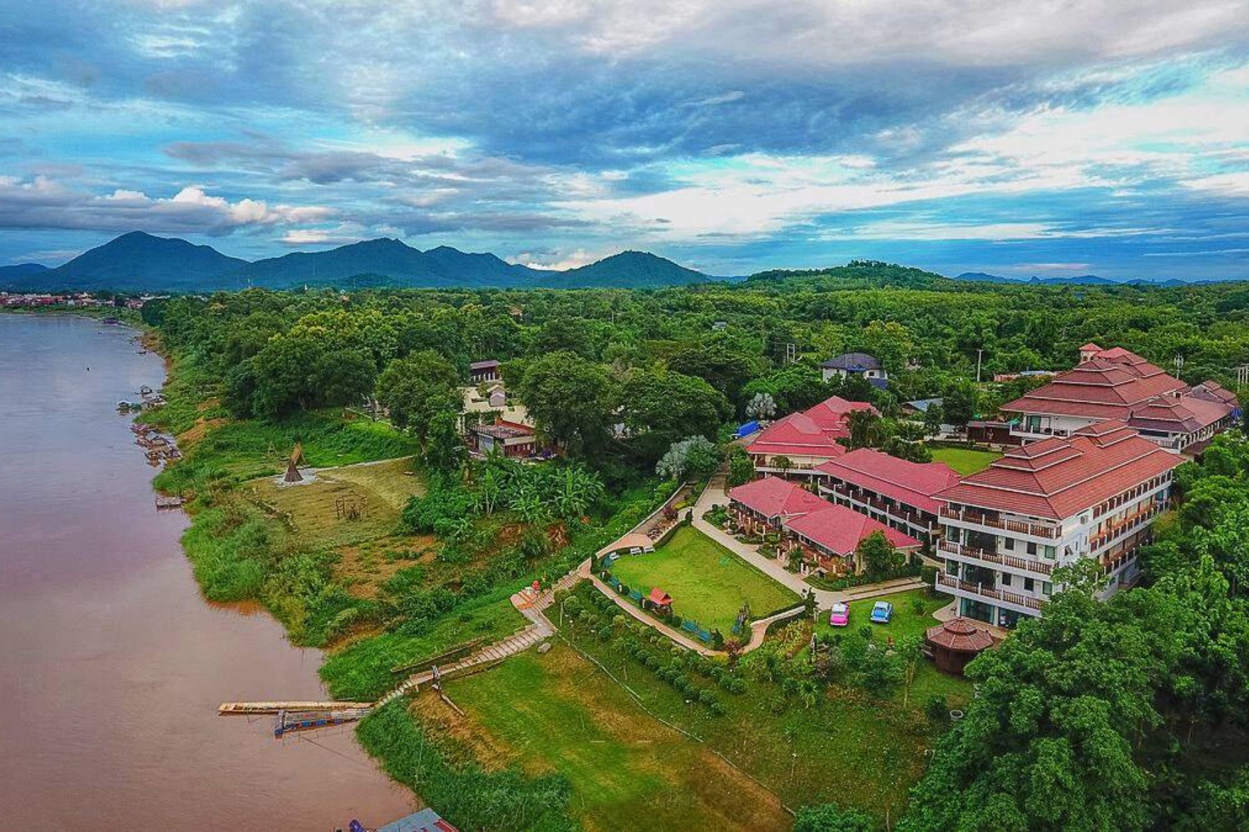 MUST JOIN : Chiangkhan River Mountain Resort